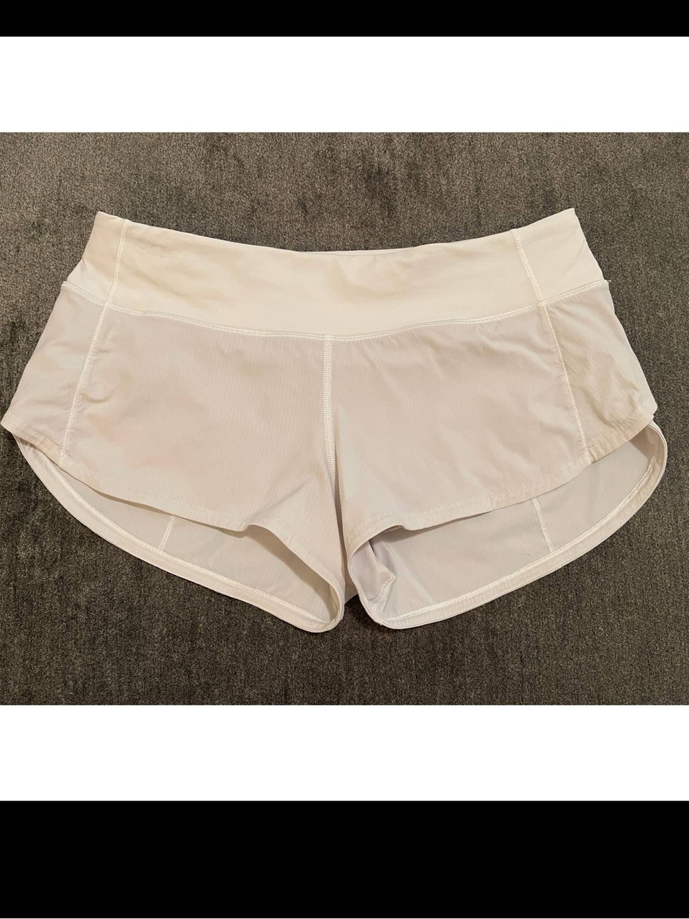 lululemon athletica speed shorts 2.5 inch